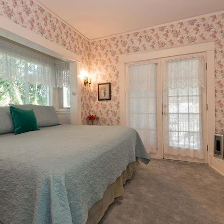 Five Seasuns Bed And Breakfast Порт-Анджелес Экстерьер фото