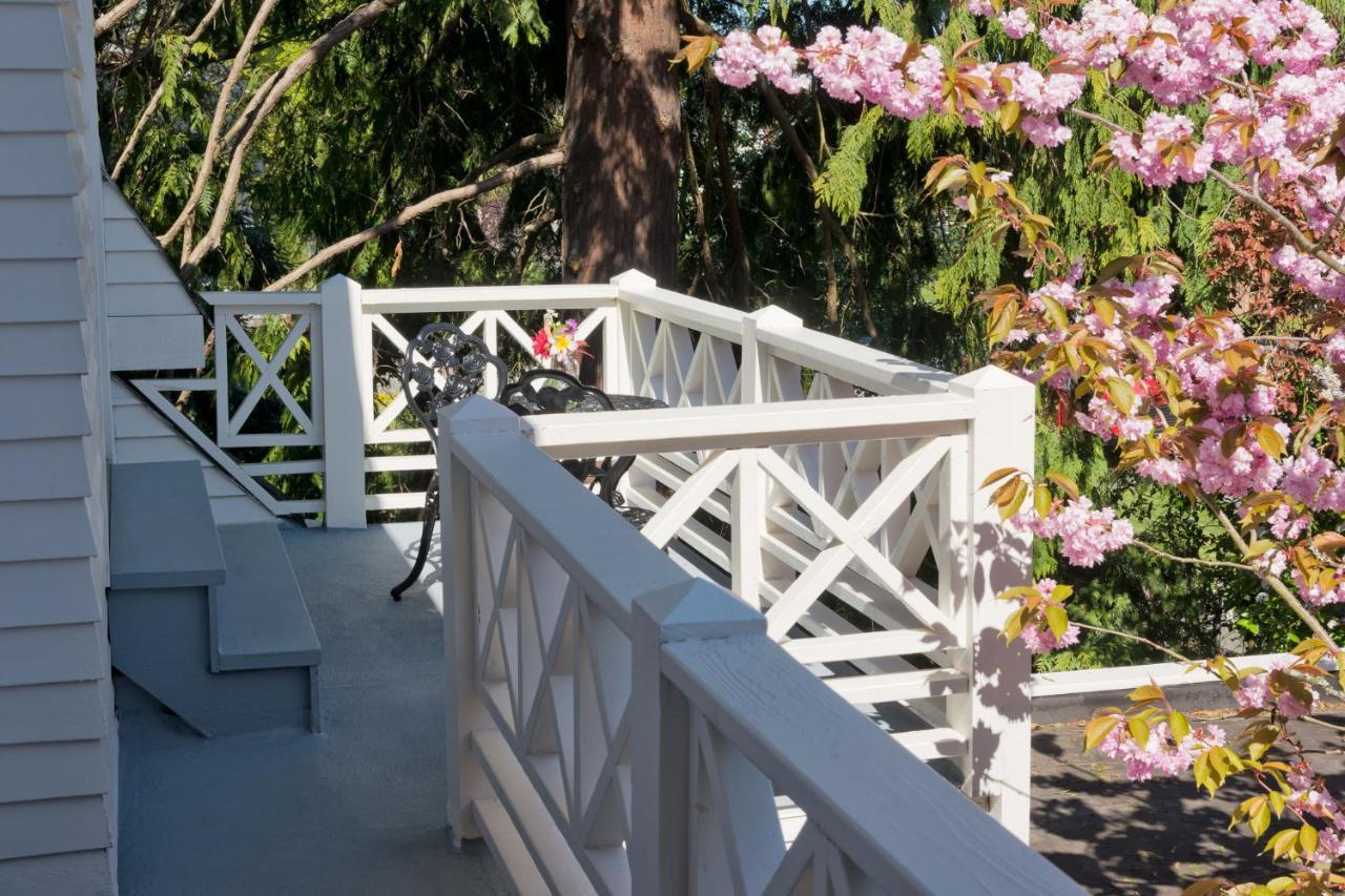 Five Seasuns Bed And Breakfast Порт-Анджелес Экстерьер фото